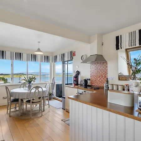Ard Apartment, Apartment Roundstone